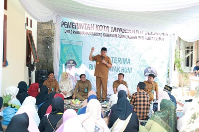 510 Rumah Warga Tangsel Dibedah, Wali Kota Benyamin Davnie: Tanah Milik Sendiri