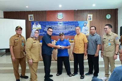 Serahkan Bantuan Perlengkapan Olahraga, Pilar Berpesan Jaga dan Rawat Fasilitas