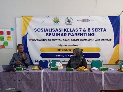 MI & MTS Soebono Mantofani Gelar Edukasi Parenting, Hadirkan Praktisi Psikologi Klinis Rito Saputra
