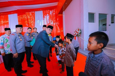 Hadiri Peresmian Masjid Al-Iman di Asrama Polisi Paku jaya, Benyamin Berpesan untuk Memakmurkannya