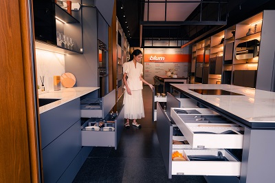 Blum Indonesia hadir di IFFINA Meubel & Design Expo 2024, Menampilkan berbagai inovasi furnitur fitting