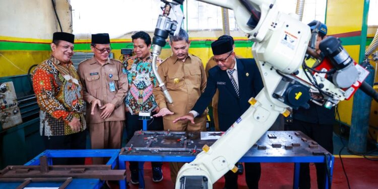 Hadiri Nilmatan Job Fair, Pjs Wali Kota Tangsel Dorong Sekolah Kejuruan Bekali Siswa Mentalitas Siap Kerja