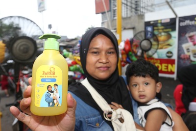 Zwitsal Bersama Alfamart Jaga Kesehatan Kulit 3.000 Bayi Indonesia melalui ‘4 Langkah AKSI’