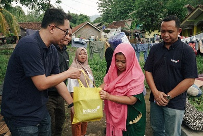 Tanggap Darurat Bencana Alam di Sukabumi, Indosat Ooredoo Hutchison Turun Tangan Salurkan Bantuan Kemanusiaan