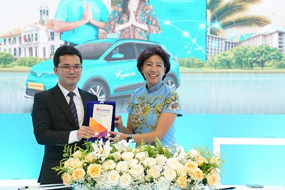 Inovasi untuk Masa Depan yang Lebih Baik, XL Axiata dan Xanh SM Jalin Kerja Sama Dukung Pembangunan Berkelanjutan dengan Taksi Listrik IoT