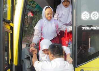 Orang Tua Siswa Disabilitas di Tangsel Akui Terbantu Bus Sekolah Gratis, Bisa Hemat hingga Rp150 Ribu per Hari