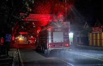 Atasi Sebaran Abu Vulkanik, Pemkot Tangsel Lakukan Penyemprotan Sejumlah Koridor Jalan