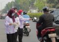 Tangsel Bagikan 14.000 Masker Gratis, Warga Diminta Waspadai Abu Vulkanik